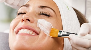 [ZADAR] Pripremite kožu lica za svečane lookove uz top ponudu Sofijas mess beauty salona - REVITALIZACIJA LICA: masaža lica, eksfolijacija lica te hranjenje lica prestižnim Sothys serumima!