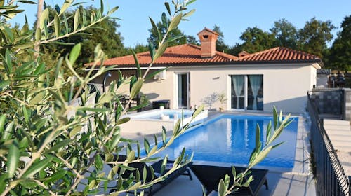 Villa Kristina - Odmor u četverosobnoj villi, Kaldanija, Hrvatska - 400 EUR - 2x noćenje u villi za 6 + 2 osoba, Korištenje grijanog jacuzzija