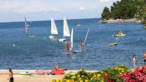 Hotel Gran Vista Plava Laguna - Ljeto u Poreču, Poreč, Istra, Hrvatska - 1.045 EUR - 7x noćenje u dvokrevetnoj Economy sobi s dodatnim ležajem za 2 osobe (1. dijete do 11,99 godina i 2. dijete do 4,99 godina besplatno), Polupansion i piće uz večeru