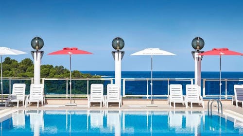 Hotel Gran Vista Plava Laguna - Ljeto u Poreču, Poreč, Istra, Hrvatska - 649 EUR - 7x noćenje u dvokrevetnoj Economy sobi s dodatnim ležajem za 2 osobe (1. dijete do 11,99 godina i 2. dijete do 4,99 godina besplatno), Polupansion i piće uz večeru