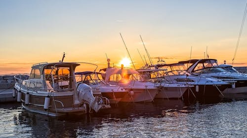 Villa Vinka - Obiteljski odmor u Tučepima izvan glavne sezone, Tučepi, Makarska rivijera, Dalmacija, Hrvatska - 272 EUR - 2x noćenje u Comfort sobi s dodatnim ležajem i balkonom (pogled more) za 2 osobe (1 dijete do 12 godina i 1 dijete do 3 godine besplatno), Polupansion
