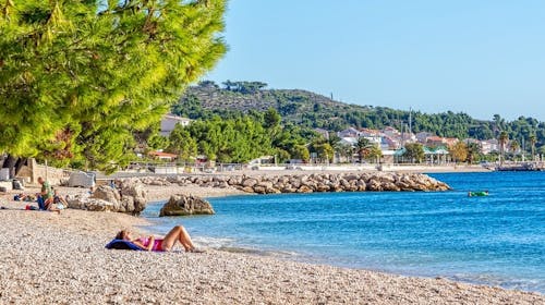 Villa Vinka - Obiteljsko ljeto u Tučepima, Tučepi, Makarska rivijera, Dalmacija, Hrvatska - 632 EUR - 3x noćenje u Comfort sobi s dodatnim ležajem i balkonom (pogled more) za 2 osobe (1 dijete do 12 godina i 1 dijete do 3 godine besplatno), Polupansion