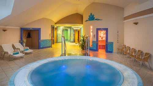 Kristály Hotel Keszthely - Romantičan wellness odmor , Keszthely, Mađarska - 369 EUR - 3x noćenje u Deluxe sobi za 2 osobe, Polupansion