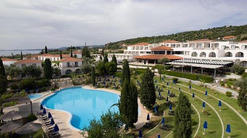 Hotel Sunrise Village - All inclusive obiteljsko ljeto, Petalidi, Messinia, Grčka - 1.379 EUR - 7x noćenje u dvokrevetnoj sobi s balkonom ili terasom (bungalov) za 2 osobe (2 djece do 12,99 godina besplatno), All inclusive