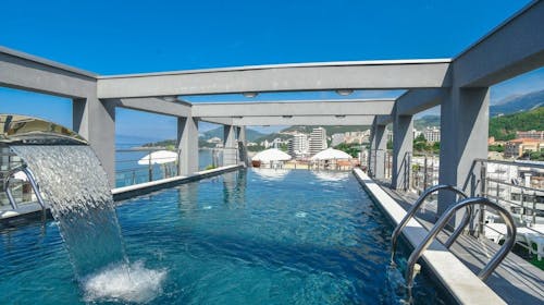 Hotel La Mer by Aycon - Obiteljsko ljeto, Rafailovići, Crna Gora - 510 EUR - 3x noćenje u dvokrevetnoj Standard sobi za 2 osobe (1 dijete do 11,99 godina besplatno), Doručak