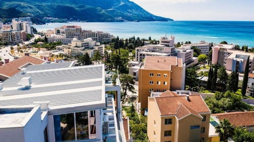 Hotel Lusso Mare by Aycon - Kraj ljeta udvoje, Bečići, Crna Gora - 344 EUR - 3x noćenje u dvokrevetnoj Standard sobi za 2 osobe, Doručak