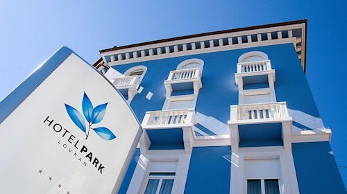Hotel Park - First minute proljeće i jesen u Lovranu, Lovran, Hrvatska - 198 EUR - 2x noćenje u dvokrevetnoj Standard sobi za 2 osobe (1. dijete do 13,99 godina i 2. dijete do 2,99 godina besplatno), Polupansion (doručak i večera)