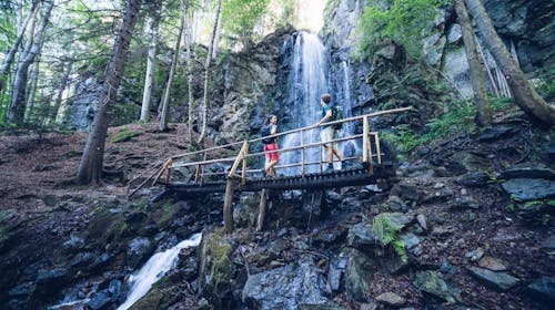 Forest Hotel Videc - Proljetni ili jesenski vikend wellness odmor na Pohorju, Pohorje, Slovenija - 219 EUR - 2x noćenje u dvokrevetnoj sobi s pomoćnim ležajem i prostranim balkonom za 2 osobe (1 dijete do 6 godina besplatno), Polupansion