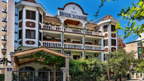 Villa Dvor Kornić - Kraj ljeta u Budvi, Budva, Crna Gora - 235 EUR - 3x noćenje u dvokrevetnoj Standard sobi za 2 osobe, Doručak
