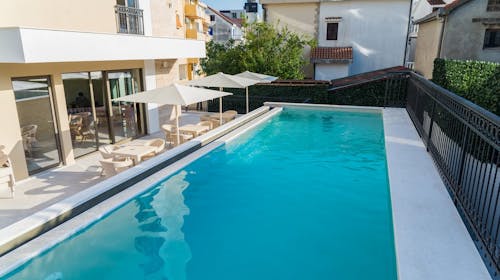 Hotel Kadmo by Aycon - Obiteljsko ljeto, Budva, Crna Gora - 550 EUR - 3x noćenje u dvokrevetnoj Standard sobi za 2 osobe (1 dijete do 11,99 godina besplatno), Doručak