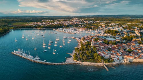 Hotel Nautica - Proljeće i 1. svibanj u Novigradu, Novigrad, Istra, Hrvatska - 279 EUR - 2x noćenje u dvokrevetnoj Superior sobi s balkonom i pogledom na park za 2 osobe, Polupansion