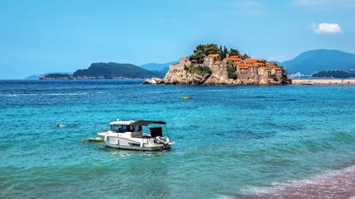 Villa Vanty by Aycon - Početak ljeta na prestižnoj lokaciji, Sveti Stefan, Crna Gora - 211 EUR - 3x noćenje u dvokrevetnoj Standard sobi za 2 osobe, Besplatan Wi-Fi