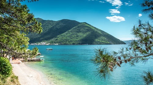Villa Vanty by Aycon - Početak ljeta na prestižnoj lokaciji, Sveti Stefan, Crna Gora - 352 EUR - 5x noćenje u dvokrevetnoj Standard sobi za 2 osobe, Besplatan Wi-Fi