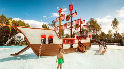 Santa Marina Camping - First minute obiteljsko ljeto, Poreč, Istra, Hrvatska - 760 EUR - 5x noćenje u Premium Comfort mobilnoj kućici za do 4 osobe (2 djece do 11,99 godina besplatno), Posteljina i ručnici