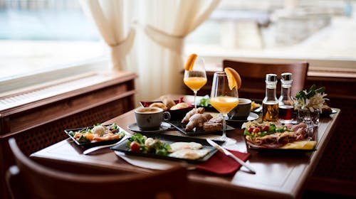 Hotel Villa Schubert - Proljetni odmor uz more - Posebna ponuda, Ika, Hrvatska - 279 EUR - 2x noćenje u elegantnoj dvokrevetnoj sobi za 2 osobe, Bogati buffet doručak uz neograničenu konzumaciju toplih napitaka i sokova