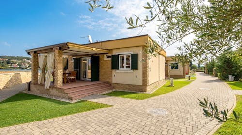 Resort Lando - Proljeće u camping vilama na Rabu, Kampor, Rab, Hrvatska - 195 EUR - 2x noćenje u Standard ili Superior camping vili za 6 osoba, Korištenje vanjskog grijanog bazena