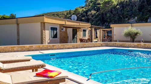 Resort Lando - Proljeće u camping vilama na Rabu, Kampor, Rab, Hrvatska - 380 EUR - 4x noćenje u Standard ili Superior camping vili za 6 osoba, Korištenje vanjskog grijanog bazena