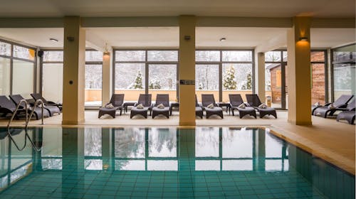 Hotel Trakošćan - Proljetni obiteljski paket opuštanja, Trakošćan, Hrvatska - 320 EUR - 2x noćenje u obiteljskoj sobi za 2 osobe (2 djece do 11,99 godina besplatno), Polupansion