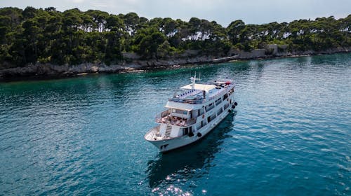 7-dnevno krstarenje brodom - Doživite otoke Jadrana - MS Princess Aloha, Zadar, Hrvatska - 715 EUR - 7-dnevno krstarenje brodom po ruti: Trogir – Brač – Korčula – Dubrovnik – Mljet – Hvar – Trogir, 6x noćenje u dvokrevetnoj kabini u donjoj palubi (klima, kupaonica) na brodu Princess Aloha (superior kategorije) za 1 osobu