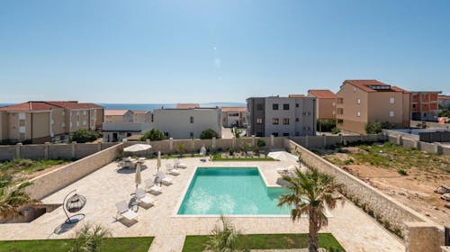 Chateau Dabo Luxury Pool Apartments - Odmor na Pagu, Novalja, Hrvatska - 342 EUR - 3x noćenje u dvosobnom apartmanu (4+2) za 6 osoba, Korištenje vanjskog bazena
