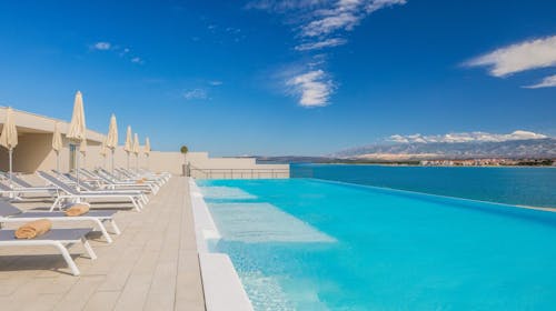 Aminess Style Camping Avalona Resort - Ljeto u kampu s 5 zvjezdica na Pagu, Povljana, otok Pag, Dalmacija, Hrvatska - 1.869 EUR - 5x noćenje u Premium Holiday Home za do 6 osoba (4 odrasle osobe i 2 djece do 11,99 godina), Korištenje relax bazena i vodenog parka za djecu i odrasle