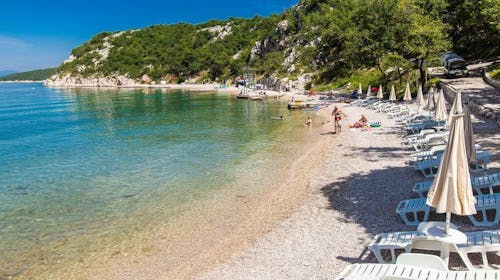 Holiday resort Kačjak - Ljeto za parove - Posebna akcija, Kačjak, Hrvatska - 549 EUR - 5x noćenje u Standard dvokrevetnoj sobi s balkonom na morskoj strani za 2 osobe, Polupansion