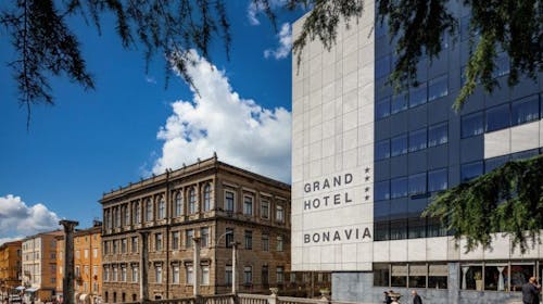 Grand Hotel Bonavia Rijeka - Proljeće i 1. svibanj u Rijeci - Standard soba, Rijeka, Hrvatska - 240 EUR - 2x noćenje u dvokrevetnoj Standard sobi za 2 osobe, Doručak