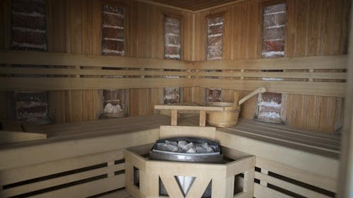 Boni Family Wellness Hotel - Obiteljski odmor u Mađarskoj, Zalakaros, Mađarska - 353 EUR - 2x noćenje u dvokrevetnoj sobi s terasom ili balkonom za 2 osobe (2 djece do 11,99 godina besplatno), Polupansion