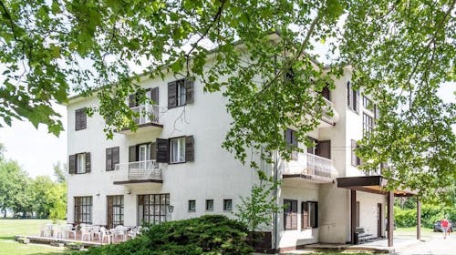 Hotel Sirály - Odmor uz jezero Balaton, Balatonelle, Mađarska - 399 EUR - 3x noćenje u dvokrevetnoj sobi za 2 osobe, Doručak