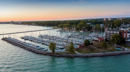 Hotel Sirály - Odmor uz jezero Balaton, Balatonelle, Mađarska - 484 EUR - 4x noćenje u dvokrevetnoj sobi za 2 osobe, Doručak