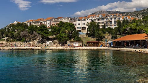 Hotel Zagreb Karlobag - All inclusive light ljeto - Soba s balkonom, Karlobag, Hrvatska - 1.161 EUR - 7x noćenje u dvokrevetnoj sobi s balkonom za 2 osobe (1. dijete do 11,99 godina besplatno i 2. dijete do navršene 1 godine besplatno), All inclusive light