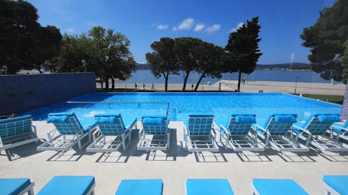 Ilirija Resort - Hotel Ilirija - Obiteljski pozdrav ljetu s punim pansionom, Biograd na Moru, Dalmacija, Hrvatska - 759 EUR - 4x noćenje u dvokrevetnoj Comfort sobi za 2 osobe (1 dijete do 12 godina i 1 dijete do 7 godina besplatno), Puni pansion
