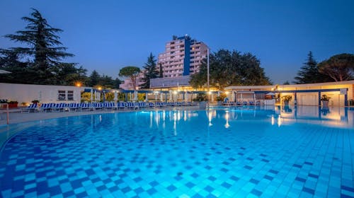 Valamar Diamant Hotel - Ljetni odmor udvoje u Poreču, Poreč, Istra, Hrvatska - 1.320 EUR - 5x noćenje u Superior sobi za 2 osobe, Polupansion s uključenim bezalkoholnim negaziranim pićima iz šankomata tijekom obroka