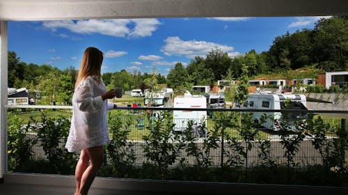 Camping Plitvice - Proljeće u prirodi za parove, Smoljanac, Plitvička jezera, Hrvatska - 189 EUR - 1x noćenje u Premium mobilnim kućicama za 2 osobe, Polupansion