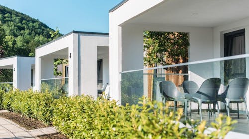 Camping Plitvice - Proljeće u prirodi za obitelji, Smoljanac, Plitvička jezera, Hrvatska - 459 EUR - 2x noćenje u Premium mobilnim kućicama za 4 osobe, Polupansion