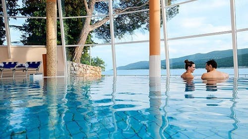 Valamar Sanfior Hotel - Wellness ljetno opuštanje za parove uz more u šarmantnom Rapcu, Rabac, Istra, Hrvatska - 425 EUR - 2x noćenje u sobi „Room for 2“ za 2 osobe, Polupansion s uključenim bezalkoholnim negaziranim pićima iz šankomata tijekom obroka
