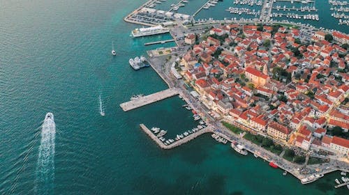 Villa Adriatic - Početak ljeta udvoje u Biogradu na Moru, Biograd na Moru, Dalmacija, Hrvatska - 69 EUR - 2x noćenje u moderno opremljenom apartmanu za 2 osobe, Posteljina i ručnici
