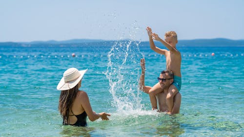 Hotel Pinija - Početak ljeta u Dalmaciji za obitelji, Petrčane, Dalmacija, Hrvatska - 519 EUR - 2x noćenje u obiteljskoj sobi za 2 osobe (2 djece do 11,99 godina besplatno), Polupansion