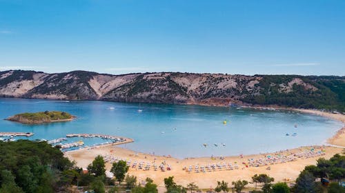 San Marino Resort - Hotel Veli Mel - Obiteljsko ljeto na Rabu, Lopar, Rab, Hrvatska - 664 EUR - 3x noćenje u "sobi 2+1" za 2 osobe (1 dijete do 13,99 godina besplatno), Polupansion
