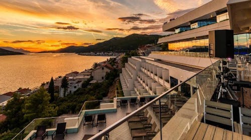 Grand Hotel Neum - Wellness odmor uz more, Neum, Bosna i Hercegovina - 278 EUR - 2x noćenje u dvokrevetnoj sobi s balkonom morska strana za 2 osobe (1 dijete do 2,99 godina i 1 dijete do 6,99 godina besplatno), Polupansion