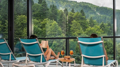 Hotel Nomad - Obiteljska wellness oaza na Bjelašnici tijekom tjedna, Bjelašnica, Sarajevo, Bosna i Hercegovina - 53 EUR - Ulaz u SPA centar (bazen, tri vrste sauna: turska, finska i bio – samo za odrasle, fitness – samo za odrasle, relax zona i Kneipp klupa) u trajanju od 2 sata za 2 odrasle osobe i 2 djece, Korištenje bazena za djecu