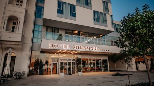 Hotel Miramare - Luksuzni obiteljski praznici - Posebna akcija, Crikvenica, Hrvatska - 1.425 EUR - 5x noćenje u dvokrevetnoj Superior sobi za 2 osobe (1 dijete do 11,99 godina i 1 dijete do 3,99 godina besplatno), Polupansion