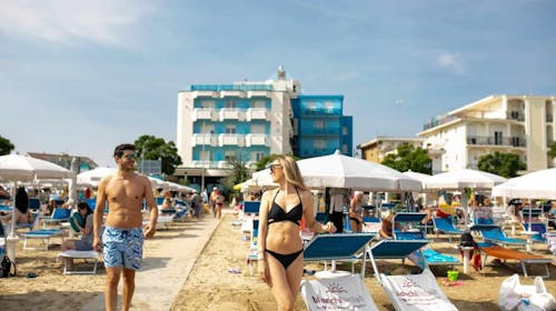 Hotel Levante - Početak i kraj ljeta na talijanskoj obali, Bellaria Igea Marina, Italija - 504 EUR - 3x noćenje u dvokrevetnoj sobi s balkonom za 2 osobe, Polupansion u hotelskom restoranu