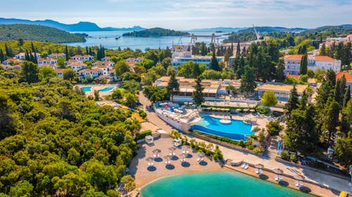 Aminess Vival Port9 Residence - Obiteljski kraj ljeta u apartmanima na Korčuli, Korčula, Dalmacija, Hrvatska - 178 EUR - 2x noćenje u apartmanu Vinea za 2 osobe (2 djece do 13,99 godina besplatno), Korištenje vanjskog infinity bazena sa slatkom vodom za odrasle