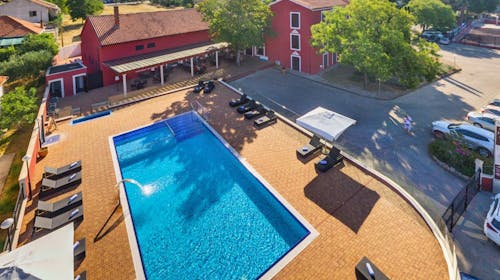 Ilirija Resort - Hotel Villa Donat - Romantično ili obiteljsko ljeto s punim pansionom - Akcijska cijena, Sv. Filip Jakov, Dalmacija, Hrvatska - 1.135 EUR - 5x noćenje u dvokrevetnoj Superior sobi za 2 osobe (1 dijete do 7 godina i 1 dijete do 12 godina besplatno), Puni pansion