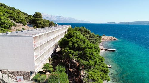 Sagitta Holiday Resort - Ljeto u Omišu - Standard soba, Omiš, Dalmacija, Hrvatska - 846 EUR - 4x noćenje u Standard dvokrevetnoj sobi za 2 osobe (1 dijete do 7,99 godina besplatno), All inclusive