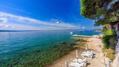 Mediteran Maradiso Hotel by Aminess - Obiteljsko ljeto u Crikvenici, Crikvenica, Hrvatska - 998 EUR - 4x noćenje u dvokrevetnoj Comfort sobi s balkonom za 2 osobe (1 dijete do 9,99 godina besplatno), Polupansion (buffet doručak i večera)