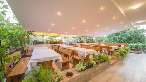 Hotel Riviera - Bijeg u srce prirode i jadranske obale, Starigrad, Paklenica, Dalmacija, Hrvatska - 159 EUR - 2x noćenje u četverokrevetnoj sobi za do 4 osobe (4 odrasle osobe ili 2 odrasle i 2 djece besplatno), Doručak
