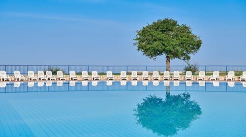 Apartments Katoro Plava Laguna - Lipanj u Istri, Umag, Istra, Hrvatska - 322 EUR - 2x noćenje u Classic apartmanu 2+2 za 4 osobe, Korištenje vanjskog bazena za odrasle i bazena za djecu