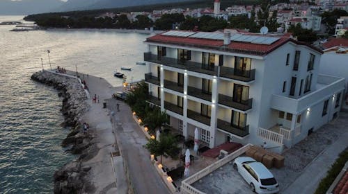 Villa Marello - Last minute obiteljsko ljeto na Makarskoj rivijeri, Promajna, Makarska rivijera, Dalmacija, Hrvatska - 368 EUR - 2x noćenje u dvokrevetnoj Deluxe sobi za 2 osobe, Polupansion